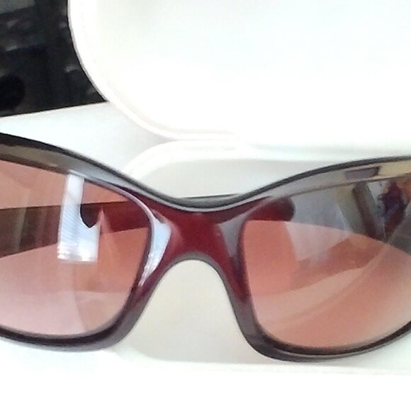 Womens Oakley Sunglasses - Picture 5 of 6